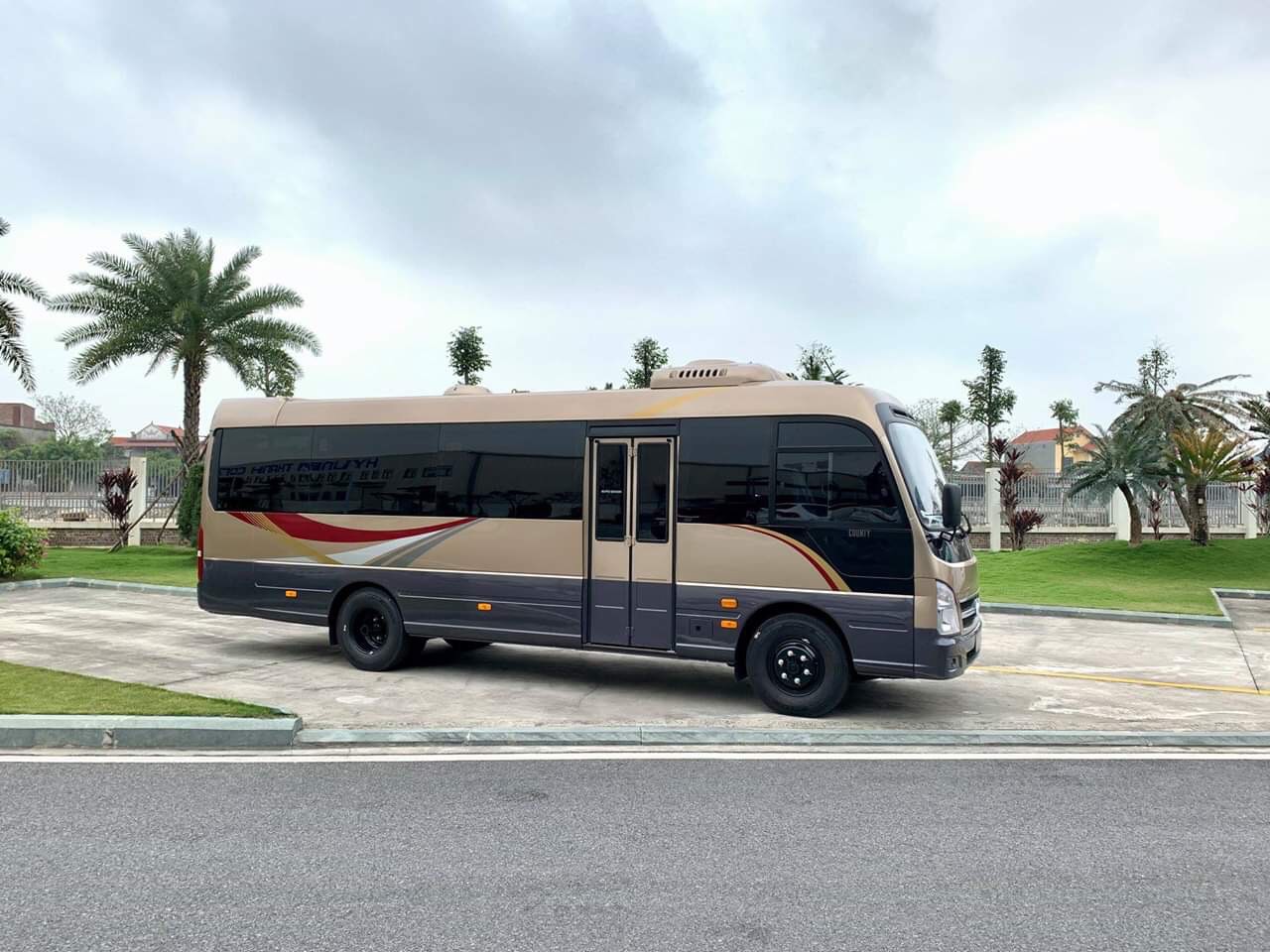 Hyundai New County 29 chỗ