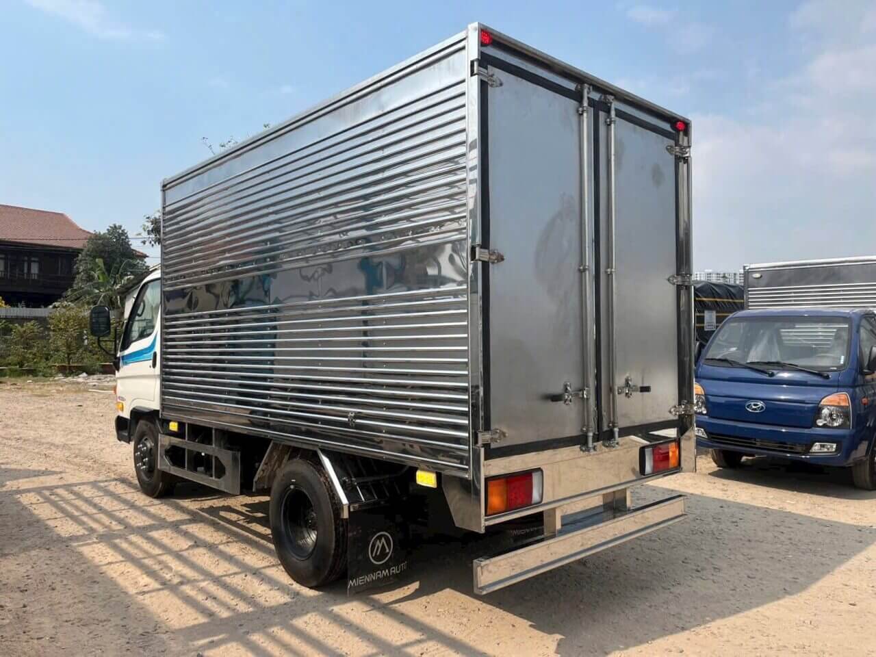 hyundai-n500a-thung-kin (4)